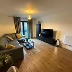 Stylish 2 Bedroom City Escape