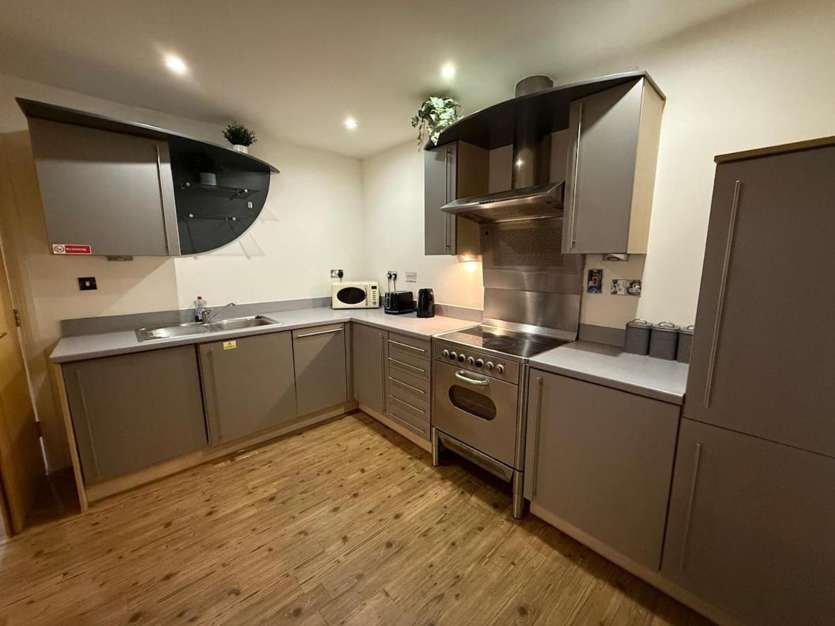 Stylish 2 Bedroom Escape Apartment *
