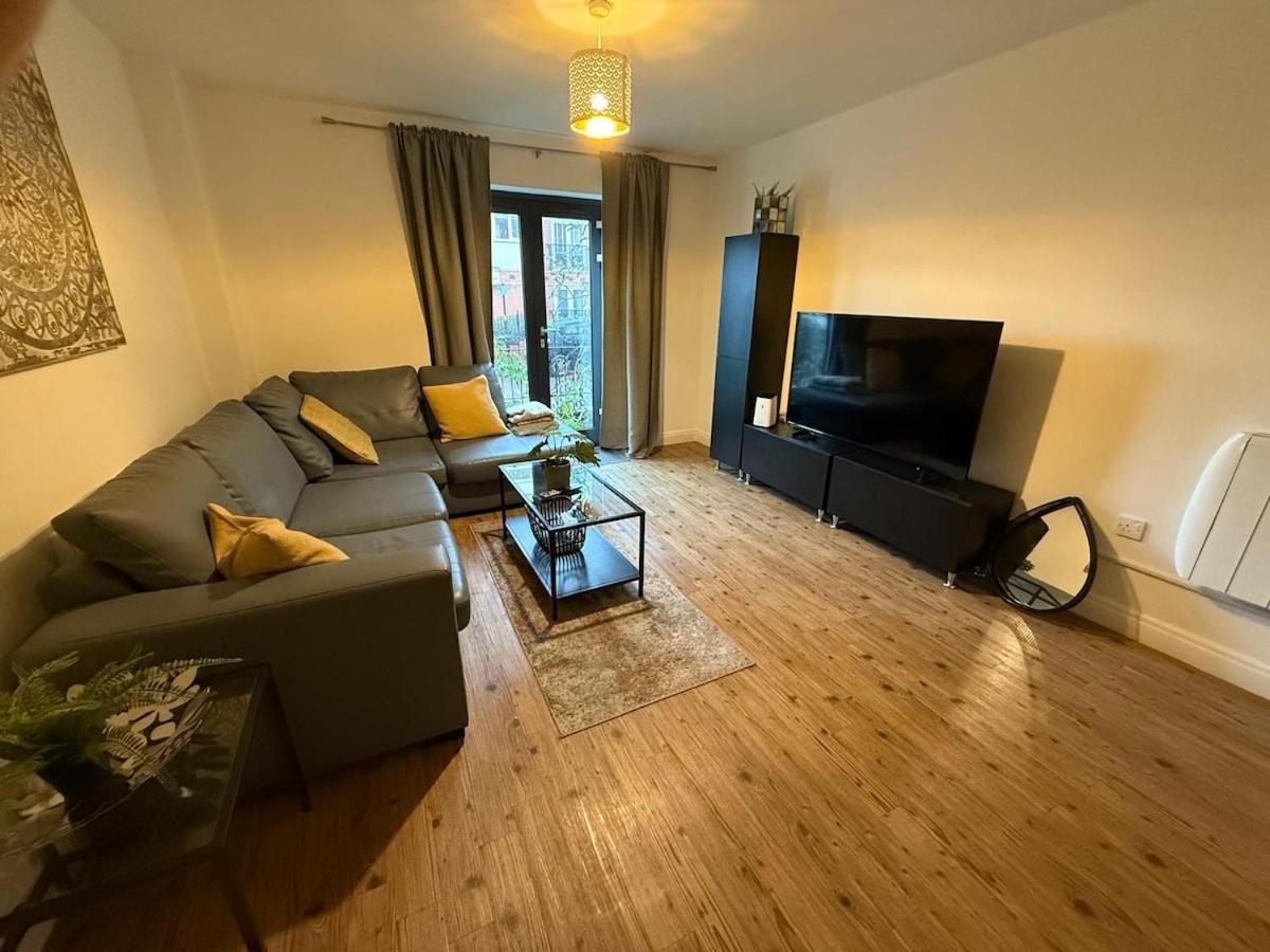 Apartment Stylish 2 Bedroom Escape