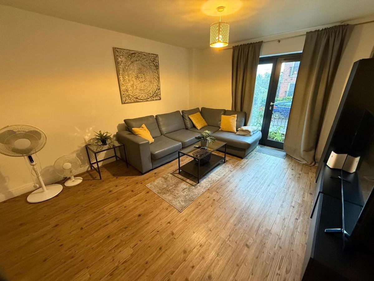 Stylish 2 Bedroom Escape Apartment *